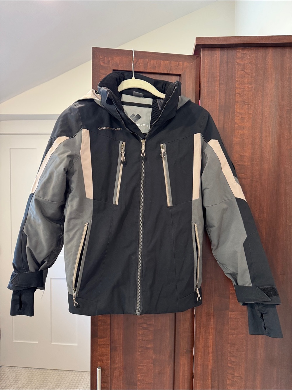 Obermeyer Black, Gray and Light Gray Kids Ski Jacket